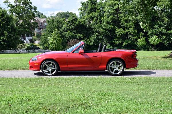 2004 Mazda Miata MX-5 1.8L Turbo 6 velocidades Carfax impecable ¡Solo 28 mil millas! - $18,888 (Nashville)63624888694657123