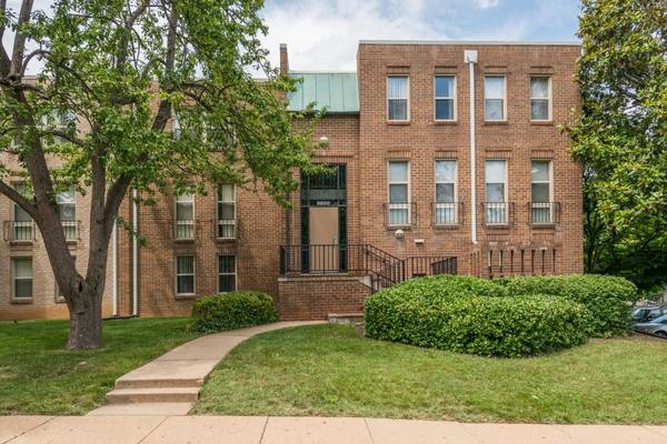 $1,795 / 1br - 800ft2 - 1BR/1BA!!! Rent Special! With 1 Month Free If M/I By 10.19.25! (Falls Church)63896039080194120