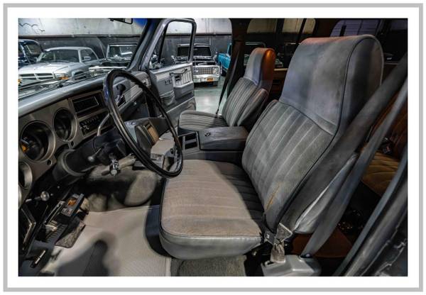 1987 Chevrolet Suburban 4X4 / 350 / 700R4 / AC - $21,50063621475934211122
