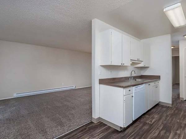 $1,645 / 2br - 767ft2 - On-Site Laundry Facilities, Easy Access to HWY 217 & 26, Dishwasher (9555 SW Allen Blvd, Beaverton, OR)63777407974147122