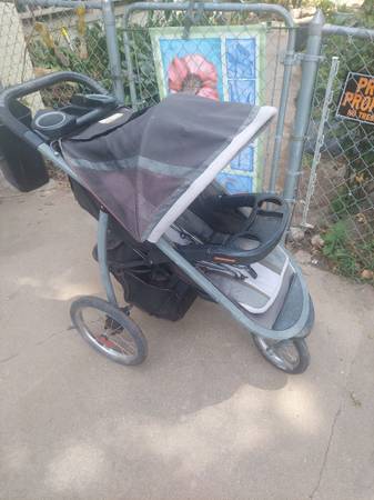 Graco 3 wheel stroller/jogger 1