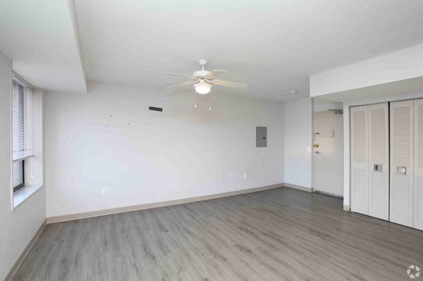 $2,214 / 2br - 950ft2 - Oven, Refrigerator, Range (5309 Riverdale Rd, Riverdale Park, MD)64040193688835121