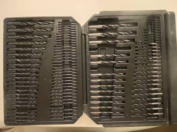 Twist drill set in plastic case 1