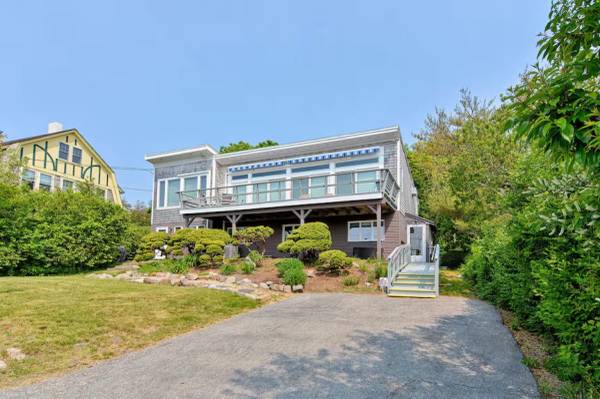 $1 / 3br - Salt Island Views: 4-Season Beach House (Gloucester, MA)63892102765186122