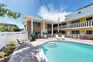 UPDATED BEACH CONDO.. 1 BEDROOM, 1 BATHROOM.. WALK TO THE SAND 1