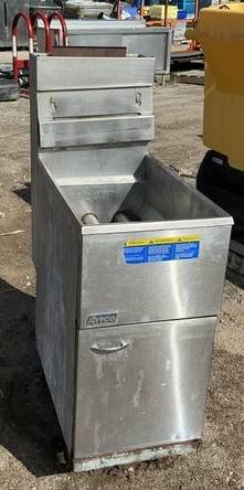 Used PITCO DEEP FRYER FREYRS COMMERCIAL RESTAURANT EQUIPMENT — $650 in Sandusky