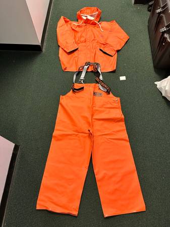 Grundéns Brigg & Herkules Professional Grade Waterproof Rain Suit 1