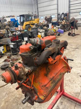 Allis Chalmers d17 engine same as gleaner E 1