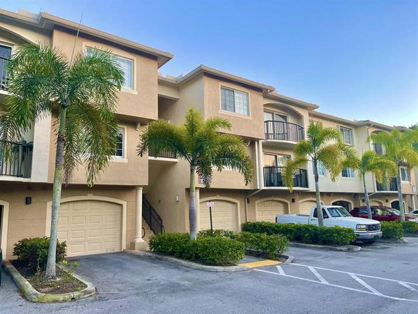 $2,200 / 3br - Royal Palm Beach at Grand View 3 bedrooms 2 bath 1 car townhome (West Palm Beach)64049277023107120