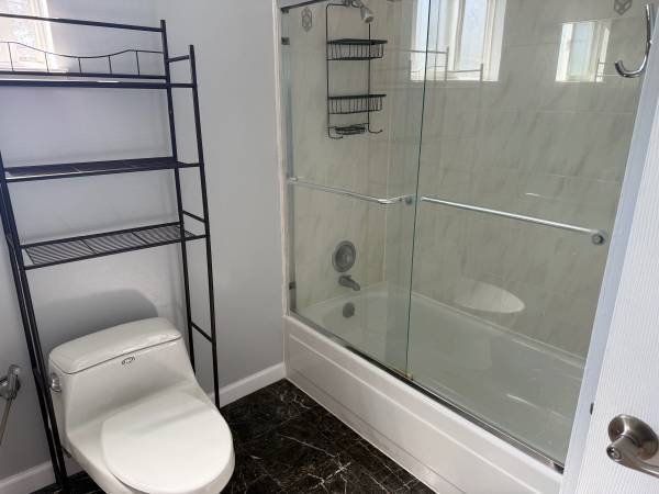 $629 ☑ BIG ROOM ☑ Small Price, Great Deal for You (Midtown)63945495623426122