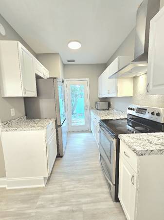 $2695.00 / 3br - The St. Pete Home Everyone Wants – Pet Friendly & Fully Renovated!63991085358339122
