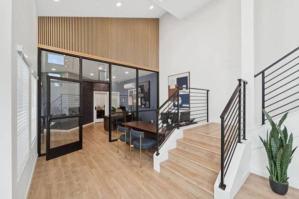 $2,000 / 2br - 1023ft2 - Fall Into Your New Home – September Move-Ins Available!63845963464067120