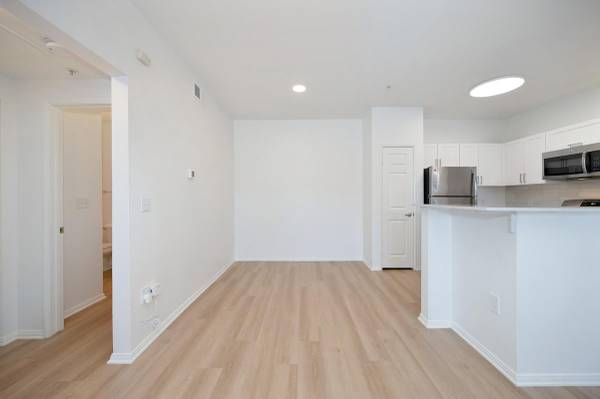 $2,539 / 1br - 743ft2 - Mountain Views, Spa/Hot Tub, Private Balcony, Fitness Center (Otay Ranch)63775697996289122