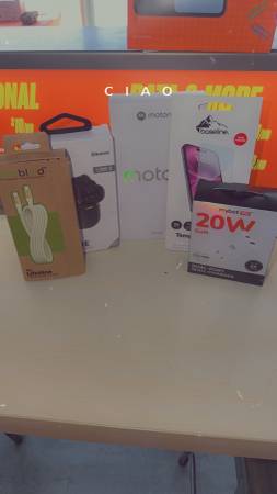 Fall is here and so is our FREE phone deals!🍂📱 1