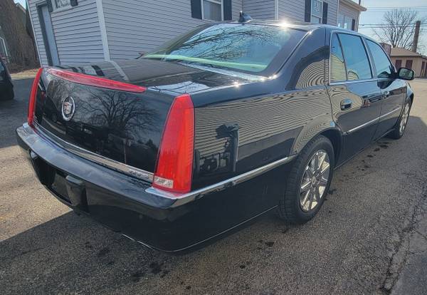 2011 Caddilac DTS - 108k Miles - Sunroof - Leather - $3,90063471528637187122