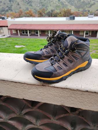 Hi-Tec by Kohl's 10.5 mens hikers 1