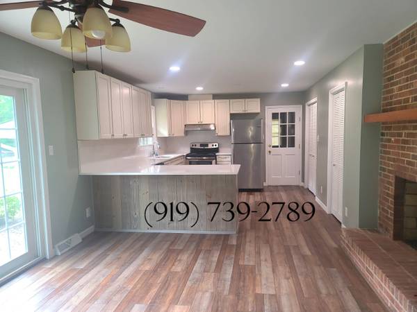 $1800.00 / 3br - 1455ft2 - 3 Bed/2 Bath Single Family Home in Burlington, NC - Available 11/01 -64027275720449123