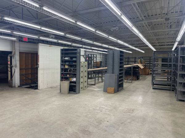 $3,000 / 4000ft2 - The very best in Commercial Space for Manufacturing, Assembly, Retail (Hillsboro)63932055921411123