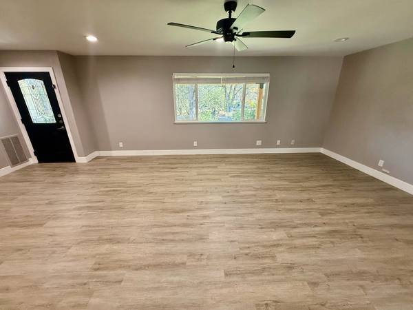 3/2 Duplex in Penn Valley! 1