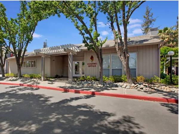 $1,499 / 1br - 740ft2 - ¡Hermoso apartamento remodelado de 1 dormitorio! (Arden Arcade)63790861871617122