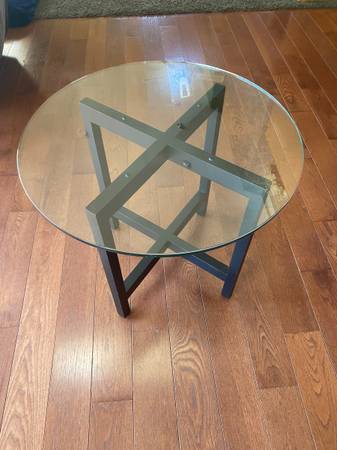 Glass End / Side Table 1
