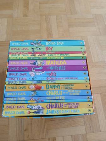 16 ROALD DAHL softcover book boxed set 1