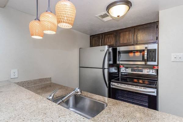 $750 / 481ft2 - Estudio es el indicado para IR !!! Alquila ahora por $725.00 ! (6603 E Lovers Ln, Dallas, TX)63796578348673123