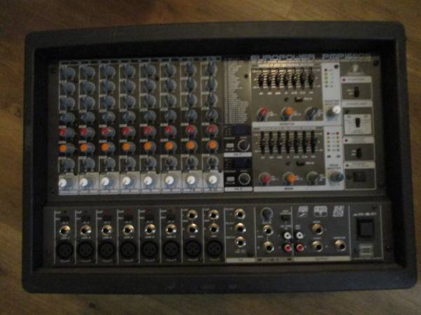 Behringer Rack Mount Powered Mixer 1680S 1