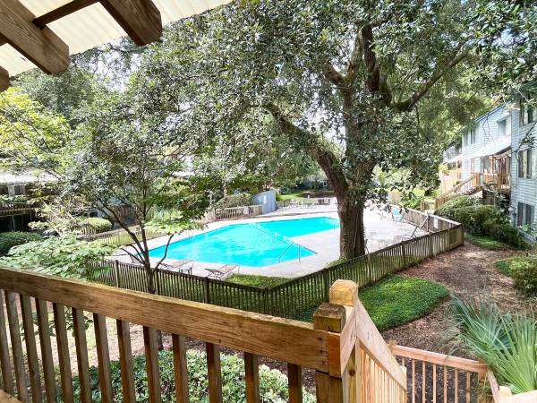 $2,300 / 2br - 1255ft2 - 2 Bedroom Condo with pool for RENT (Snee Farm)64015948259075120