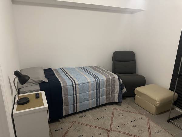 Quaint efficiency in Estate home - Clean & Quiet -Walk to ALL Services 1