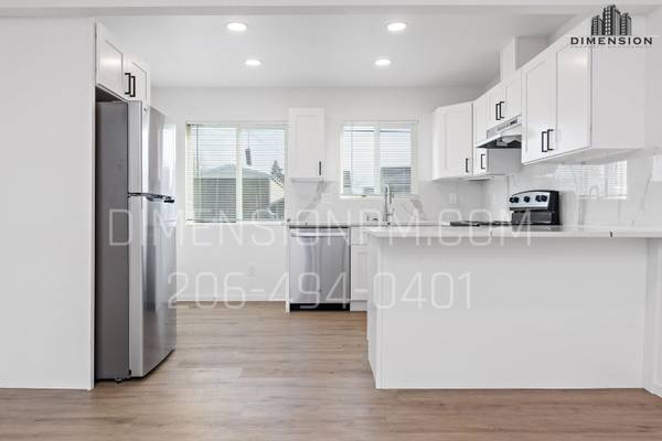 $1,475 / 2br - 750ft2 - Spacious 2-Bedroom, 1-Bathroom Modern Apartment in Tacoma! (Tacoma)63659484043395124