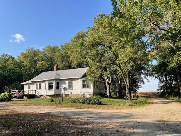$1,200 / 2br - House on Acreage for Rent64020842702210120