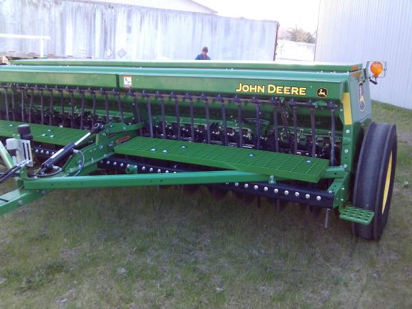 JD BD 1113 grain drill 1