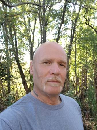 Looking for efficiency, Trailer or Camper to rent for 4 months 1