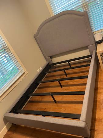 Double bed frame with headboard (delivery availabe to some cities) 1