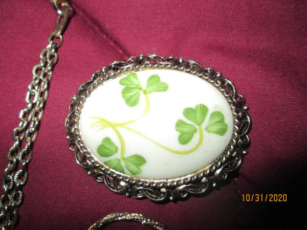 Irish shamrock pin 1