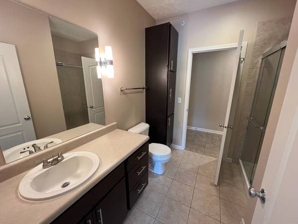 $1,650 / 2br - 1134ft2 - ¡Piso inferior con patio accesible sin escaleras! ¡Sin escaleras!63681733112067123