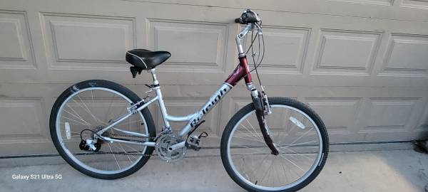 Women's Bike - $100 (Palm Desert)62925989560065121