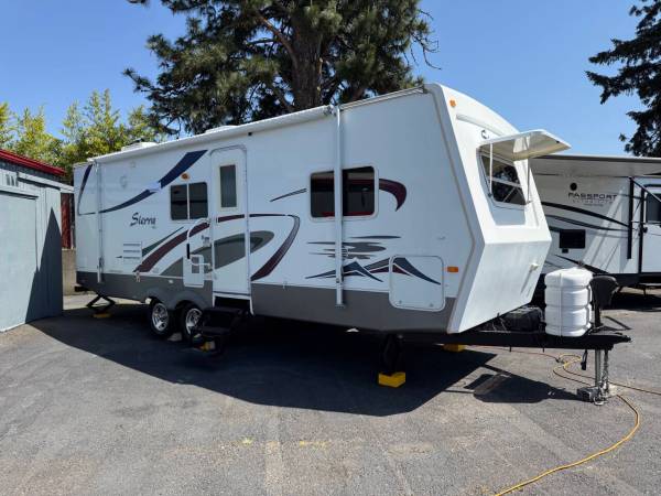 2005 Forest River Sierra 27Q REMOLQUES Y AUTOCARAVANAS DE UN SOLO DUEÑO - $11,500 (Steve & Sons Auto Sales LLC)63498163331715122