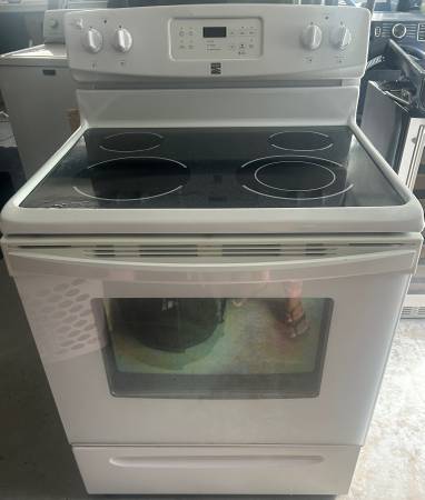 Kenmore Smooth Top Range 1