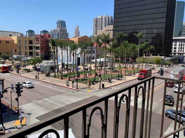 $2,395 / 1br - CALL for 1 MONTH OFF! - Near the Freeway, Bright Windows & Great View (Gaslamp Quarter / Downtown)64037218433410122