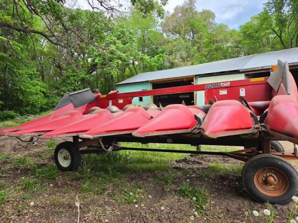 2008 Case IH 3206 6R30 Corn Head 1