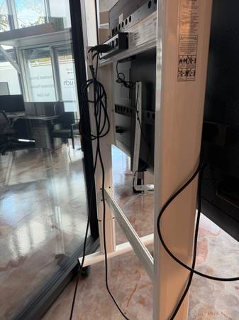 Electric Smarttech stand 1