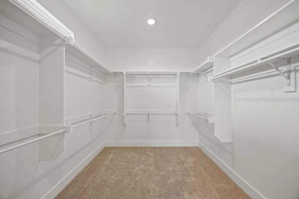 $610,800 / 3br - Beautiful Spacious and Airy (Aubrey, TX)64305506836483124