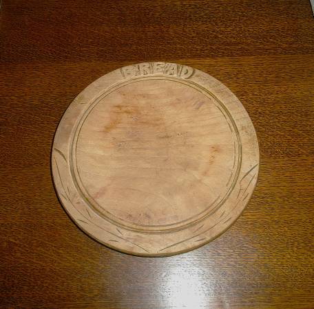 ANTIQUE BREAD CUTTING BOARD 1
