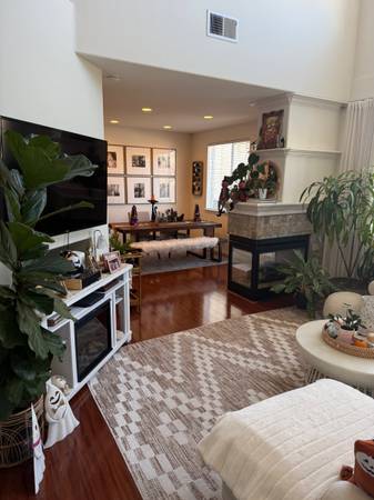 $3,950 / 3br - 1550ft2 - Move In Ready 3 Bed/2 Bath/2 Car Garage Townhome in Palomares Hills (hayward / castro valley)63850426101123123