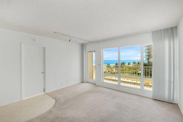 $425,000 / 2br - 1140ft2 - Two Bedroom Condo on the Beach in Pompano Beach (Pompano Beach)63825127801987124