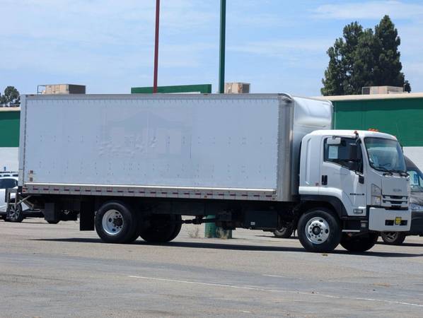 2018 Isuzu FTR 24FT - Main Photo