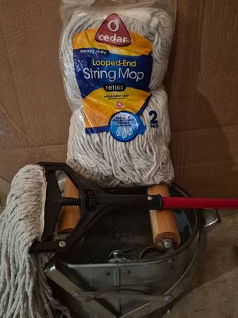 Metal Mop Bucket, String Mop and Refills 1