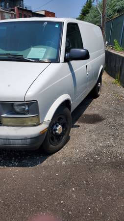 2005 WHITE CHEVROLET ASTRO VAN - $9,500 (Brooklyn)63614230169091122